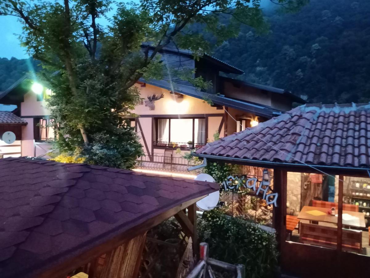 Кръчмъ При Байката Alpin Hotel Рибарица Екстериор снимка